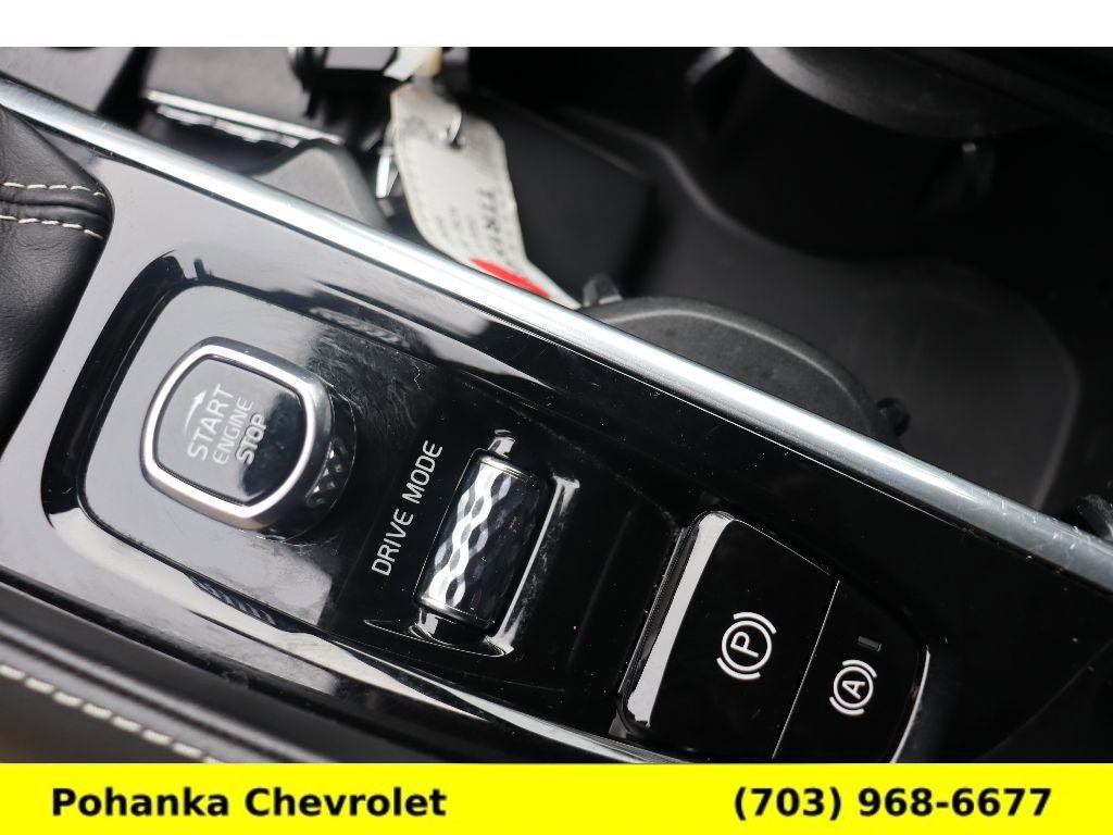 Used 2020 Volvo XC90 T6 R-Design w/ Protection Package Premier image 17