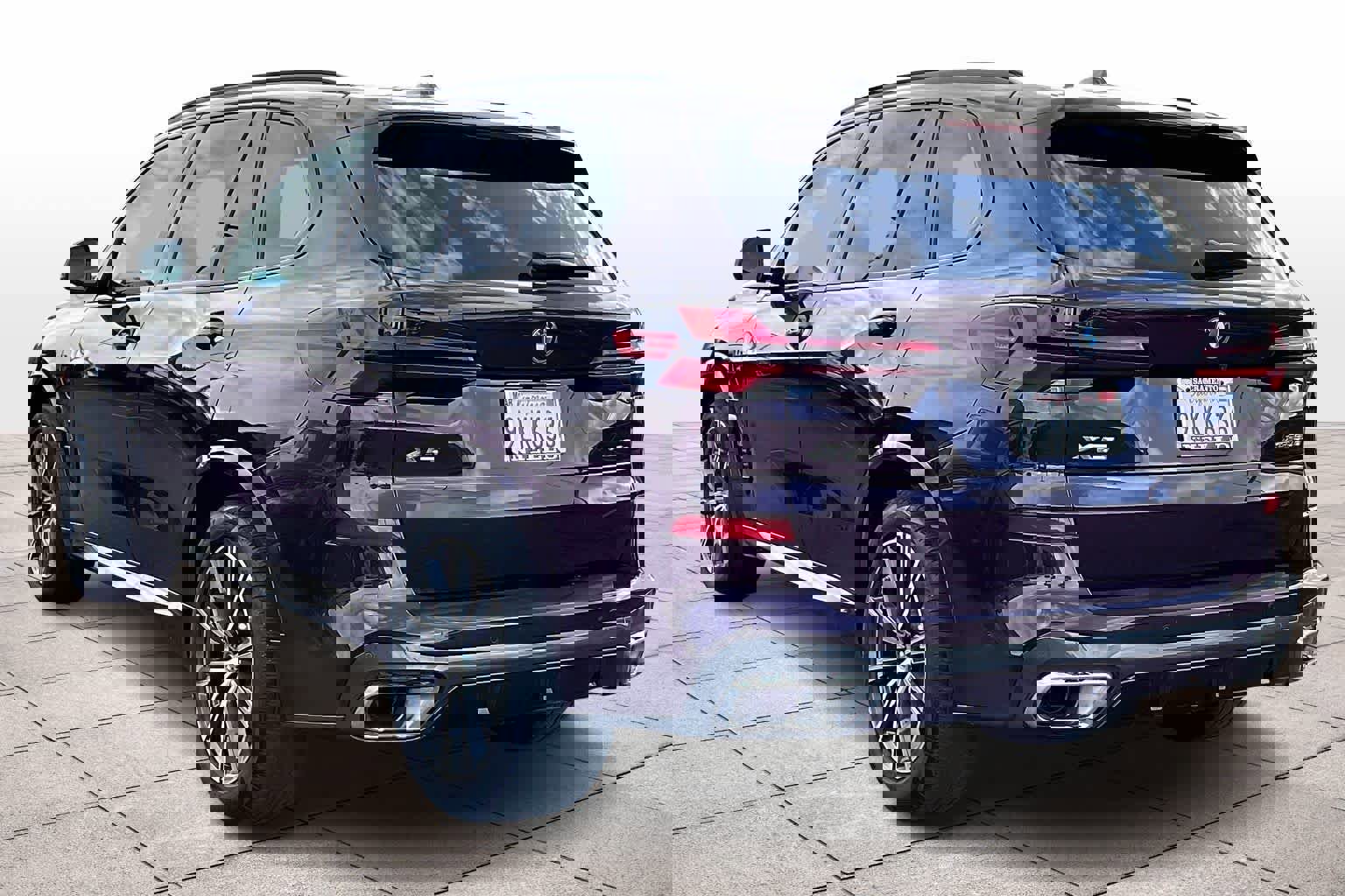 Used 2024 BMW X5 xDrive50e w/ M Sport Package image 15