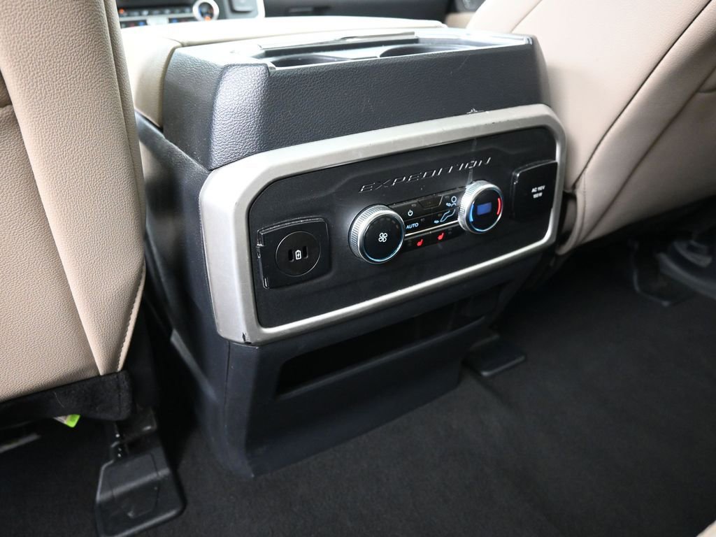Used 2024 Ford Expedition Max Limited AWD/4WD image 16