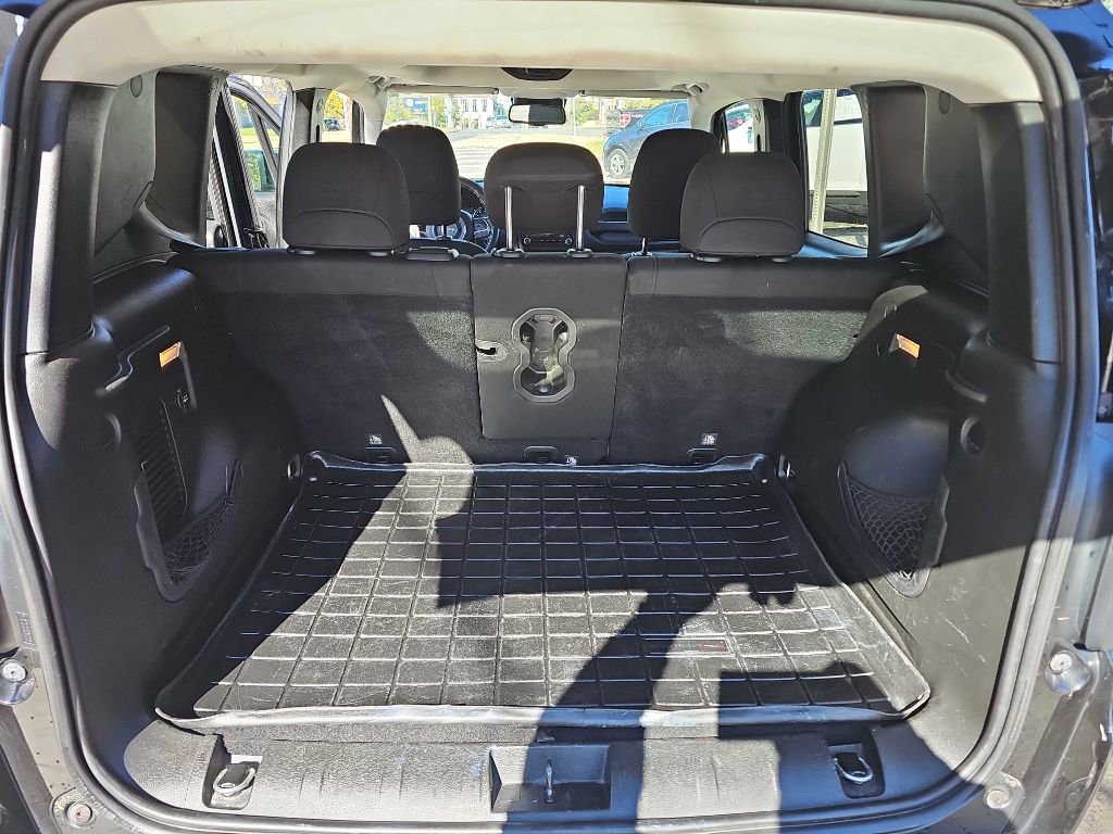 Used 2017 Jeep Renegade Latitude image 17