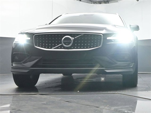 Used 2024 Volvo V60 B5 Cross Country Plus image 35