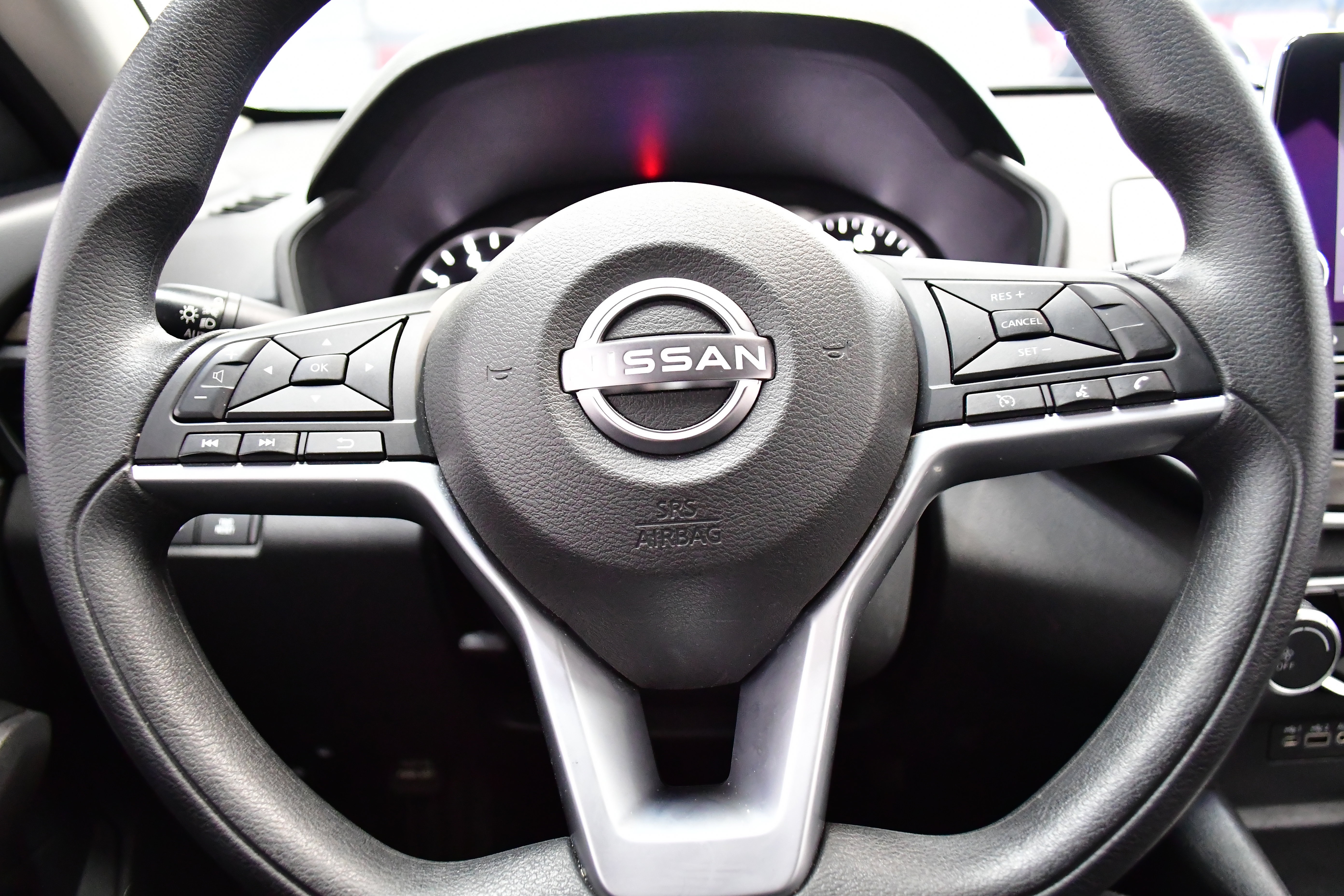 Used 2025 Nissan Altima 2.5 SV FWD image 18