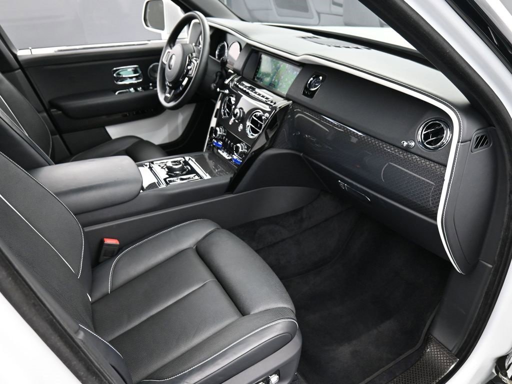 Certified 2021 Rolls-Royce Cullinan Black Badge image 34