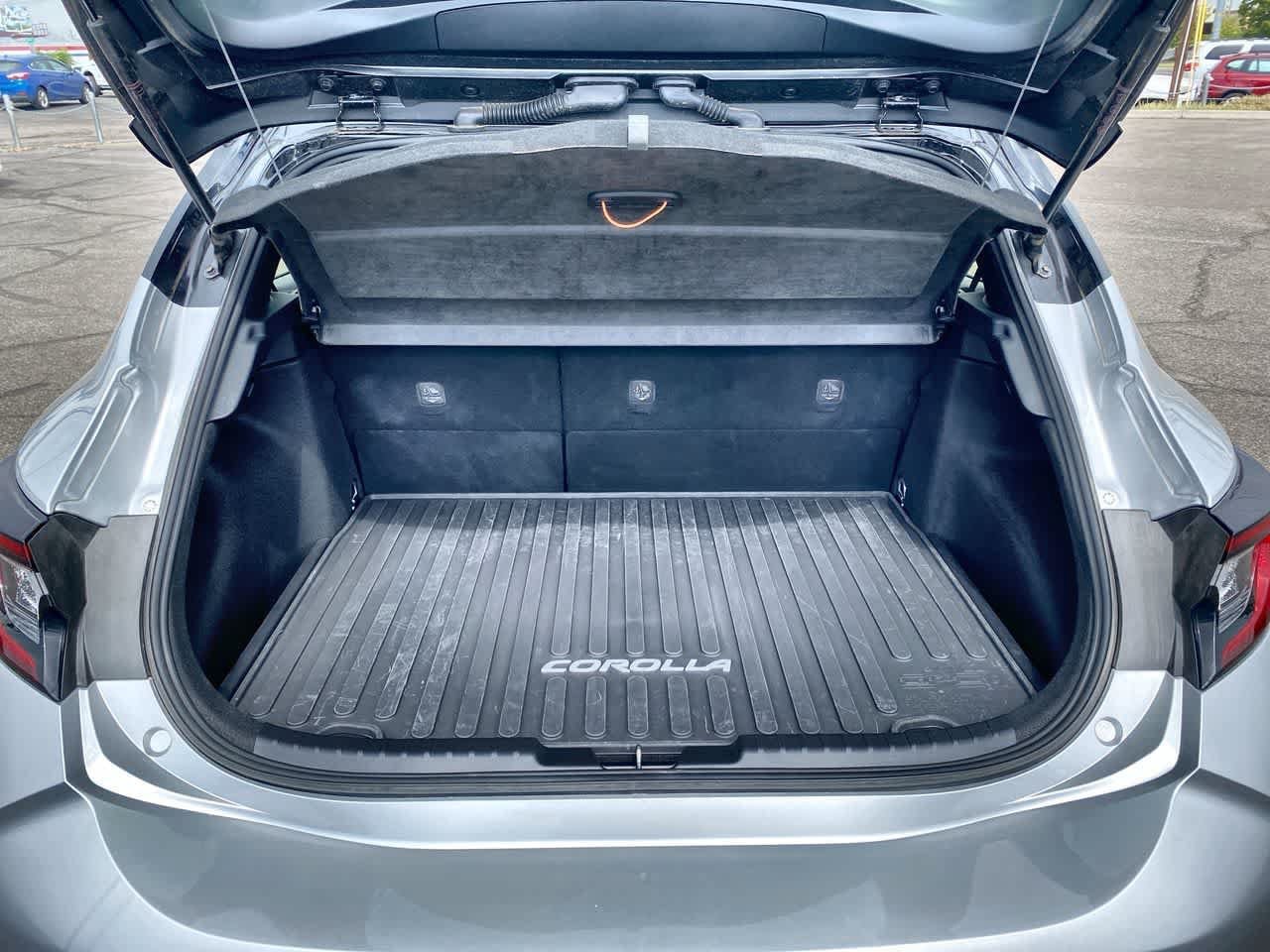 Certified 2025 Toyota Corolla SE w/ SE Package FWD image 22