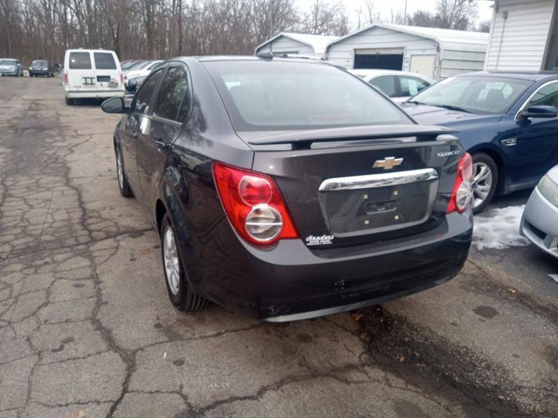 Used 2016 Chevrolet Sonic LT FWD image 2