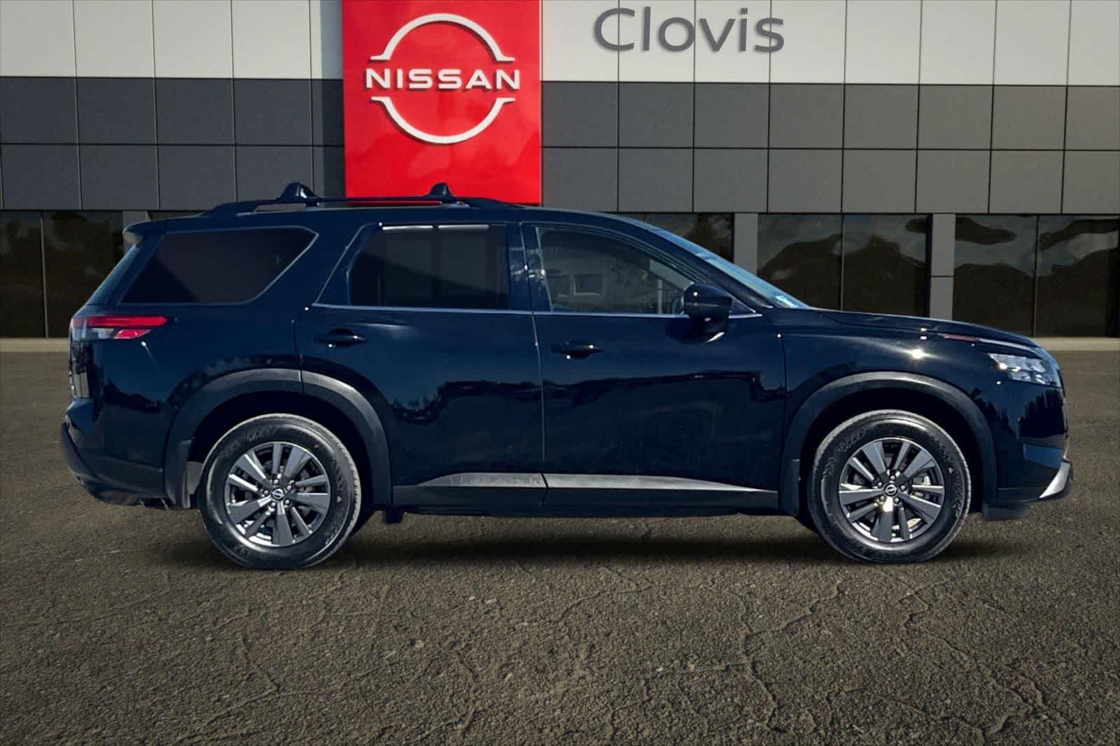 Certified 2024 Nissan Pathfinder SV FWD image 9