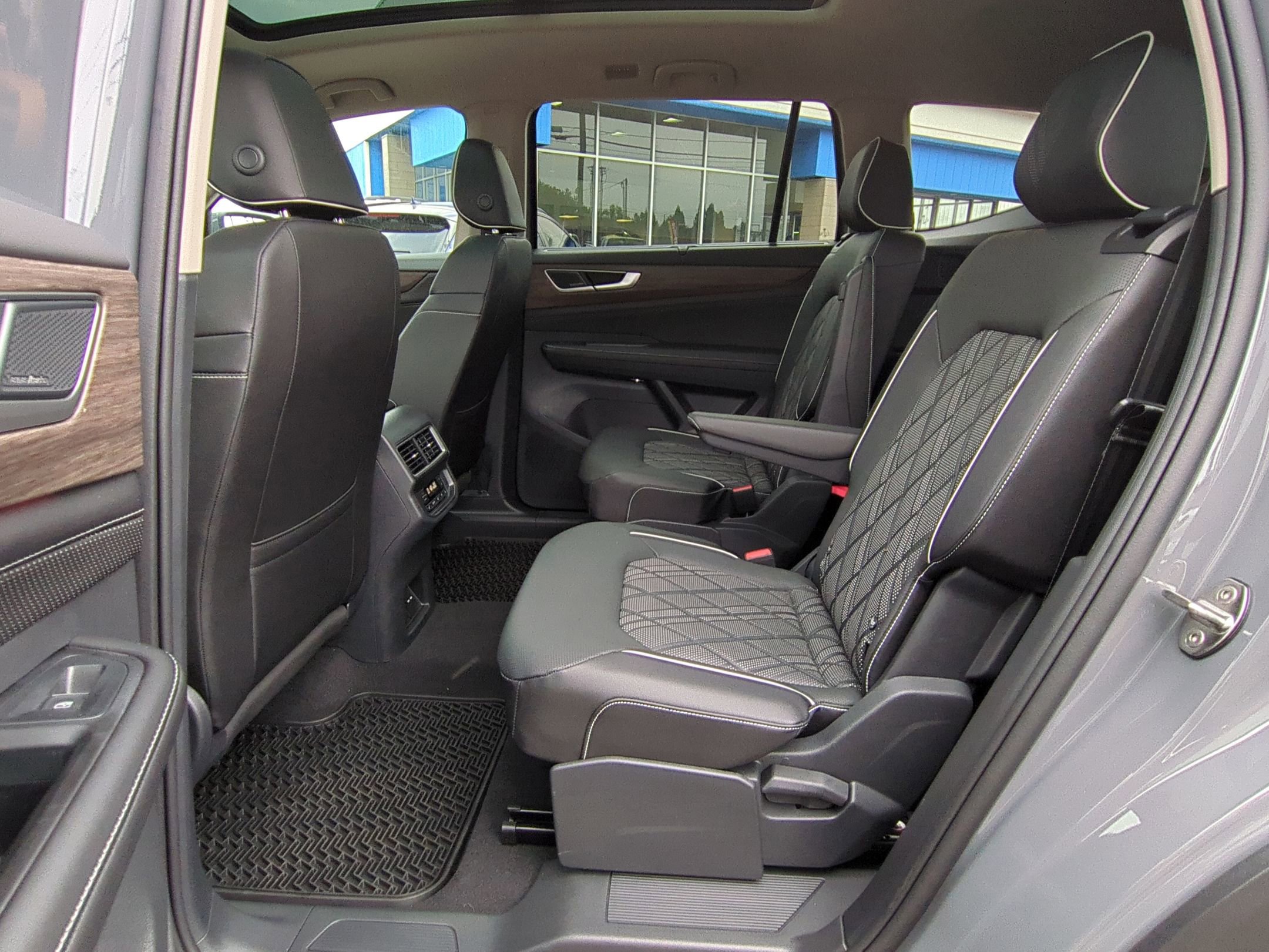 New 2025 Volkswagen Atlas SEL Premium R-Line image 26