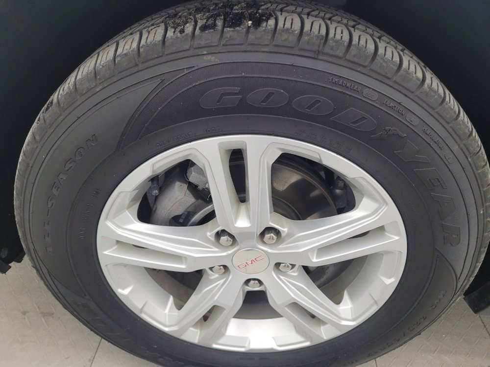 Used 2023 GMC Terrain SLE w/ Driver Convenience Package image 31