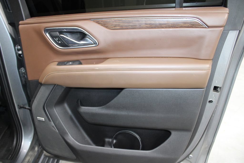 Used 2021 Chevrolet Suburban High Country RWD image 28