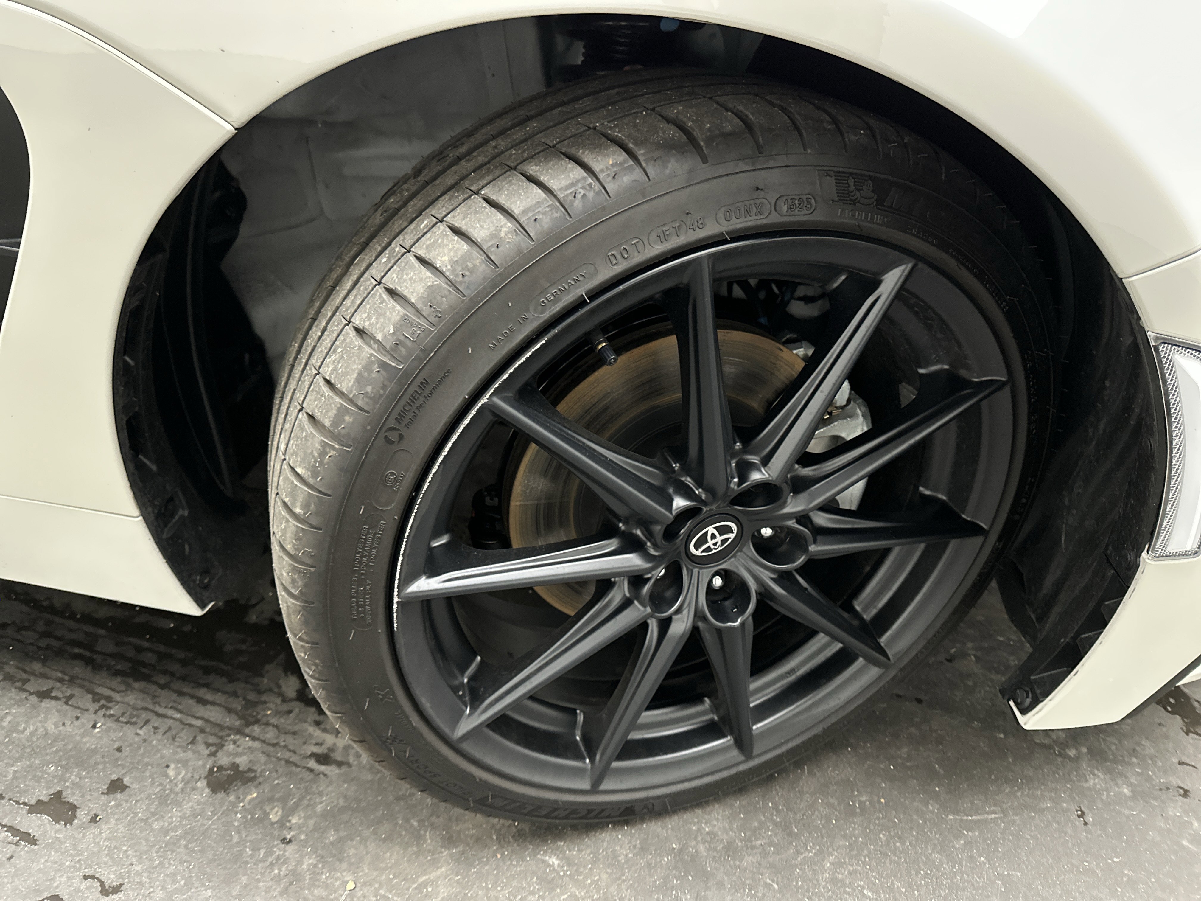 Used 2023 Toyota GR86 Premium w/ ALL Weather Mat Package (TMS) RWD image 9