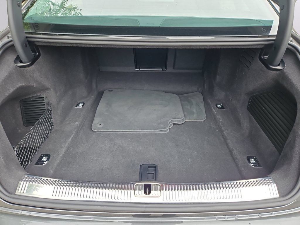 Certified 2023 Audi S8 AWD/4WD image 38