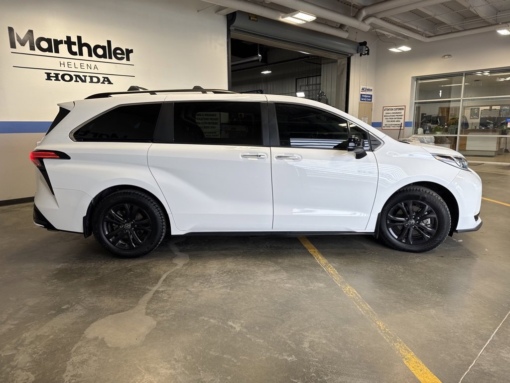 Used 2024 Toyota Sienna XSE image 4