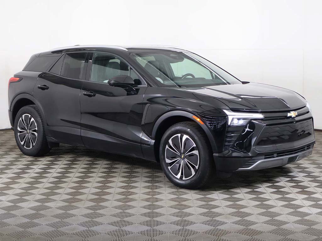 Used 2024 Chevrolet Blazer EV LT AWD/4WD image 2