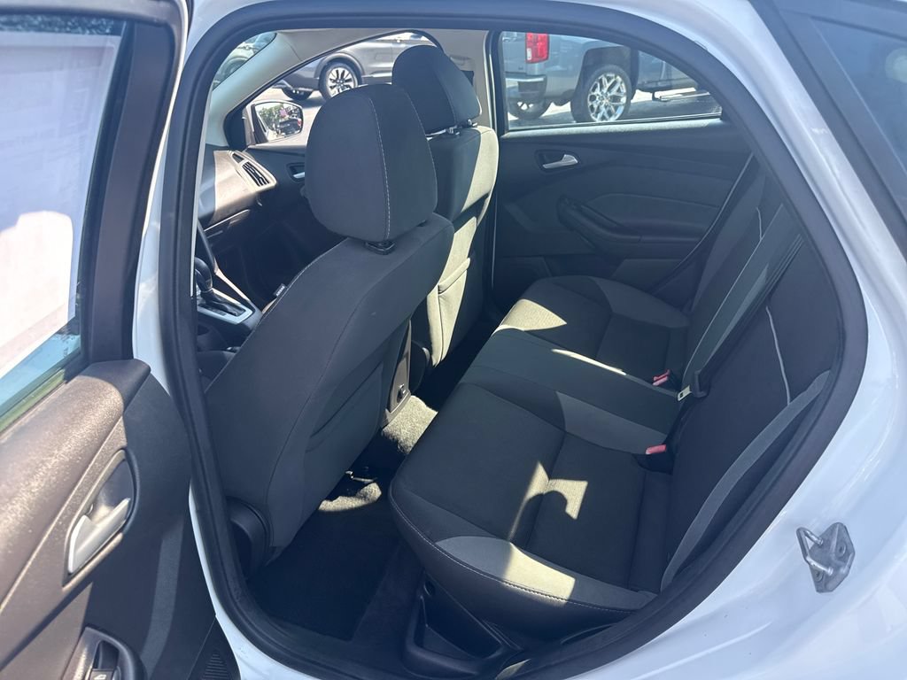 Used 2014 Ford Focus SE FWD image 12