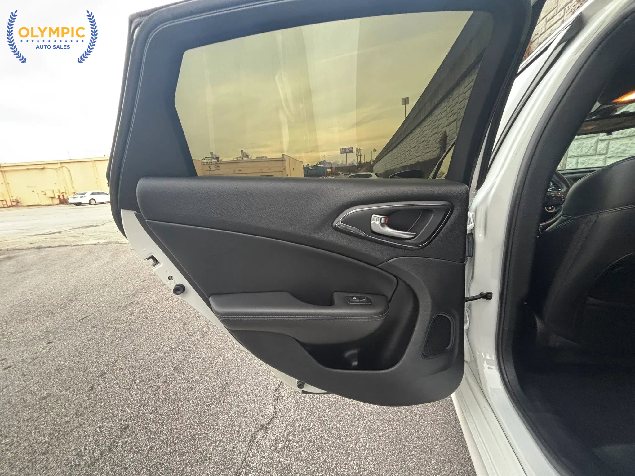 Used 2015 Chrysler 200 S image 44