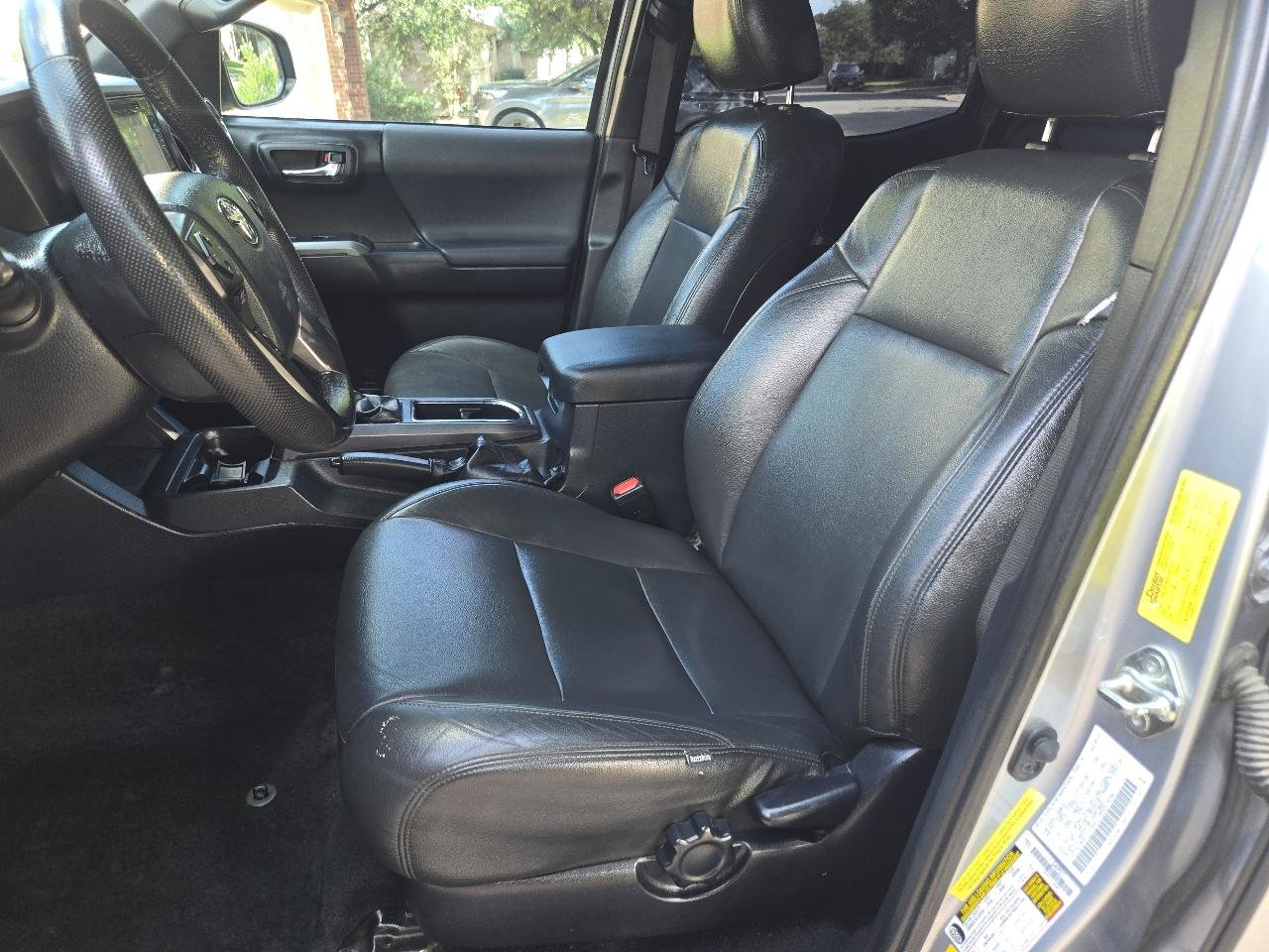Used 2018 Toyota Tacoma TRD Sport w/ Technology Package RWD image 9