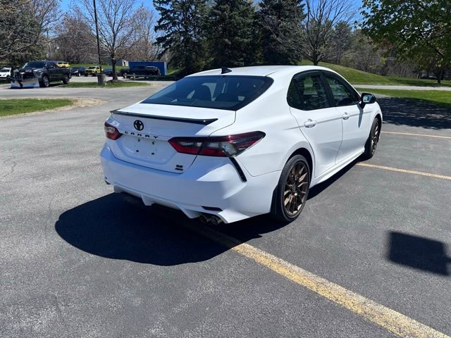Used 2023 Toyota Camry SE AWD/4WD image 3