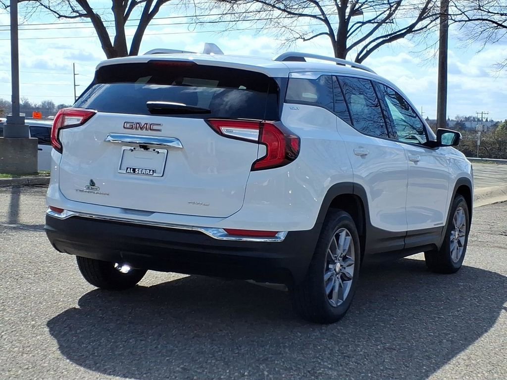 Used 2024 GMC Terrain SLT w/ LPO, Floor Liner Package image 5
