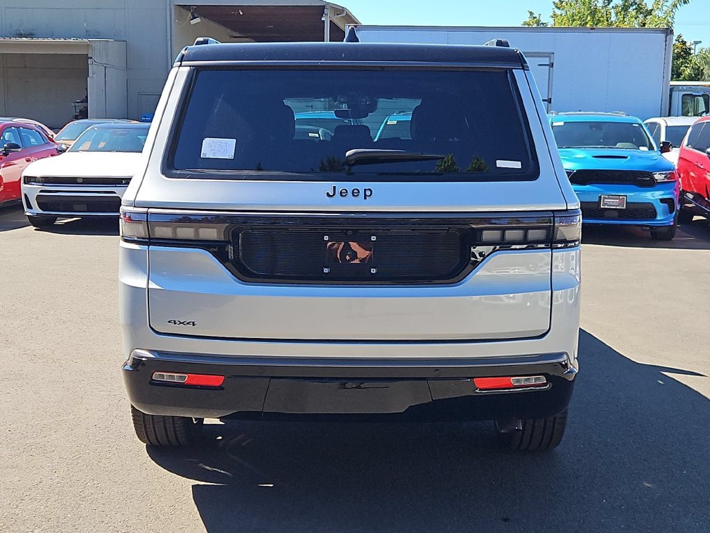 New 2026 Jeep Grand Wagoneer Summit w/ 8-Passenger Seating Package AWD/4WD image 6