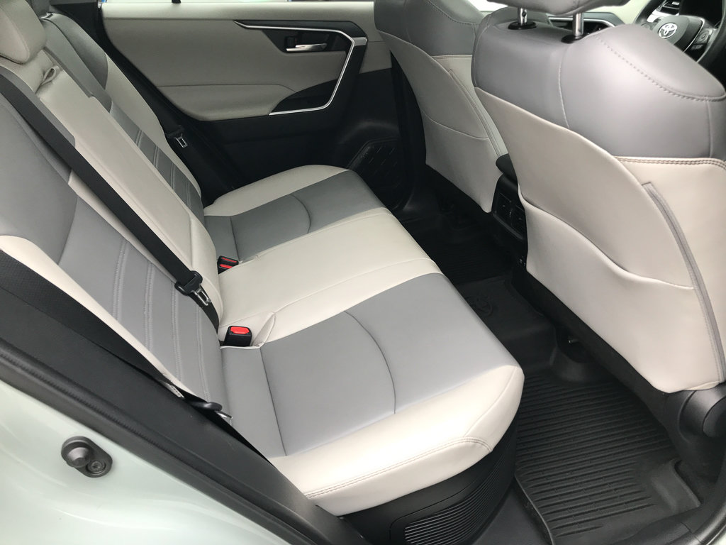 Certified 2021 Toyota RAV4 XLE Premium AWD/4WD image 33