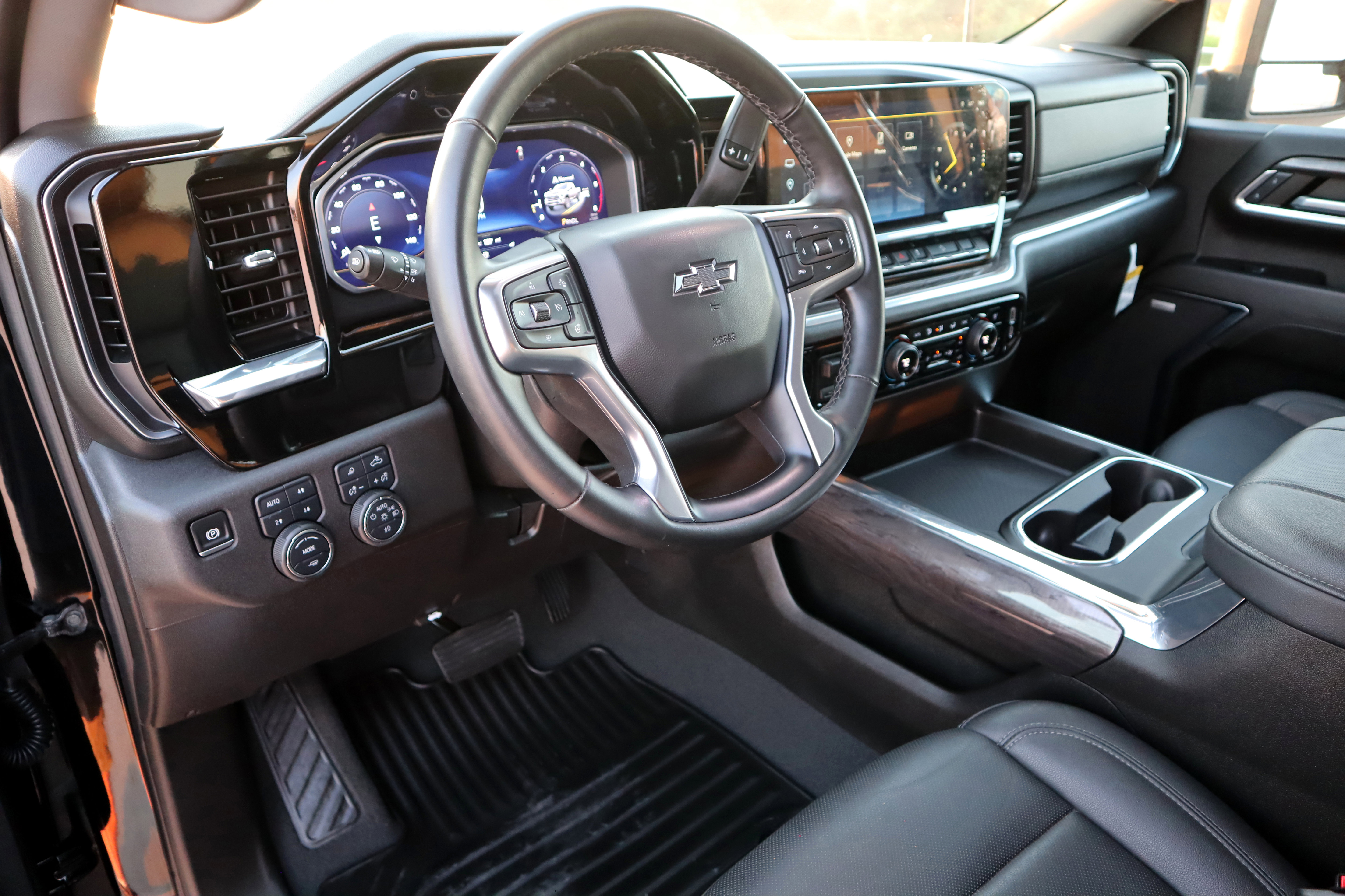 Used 2024 Chevrolet Silverado 2500 LTZ w/ LTZ Plus Package image 28