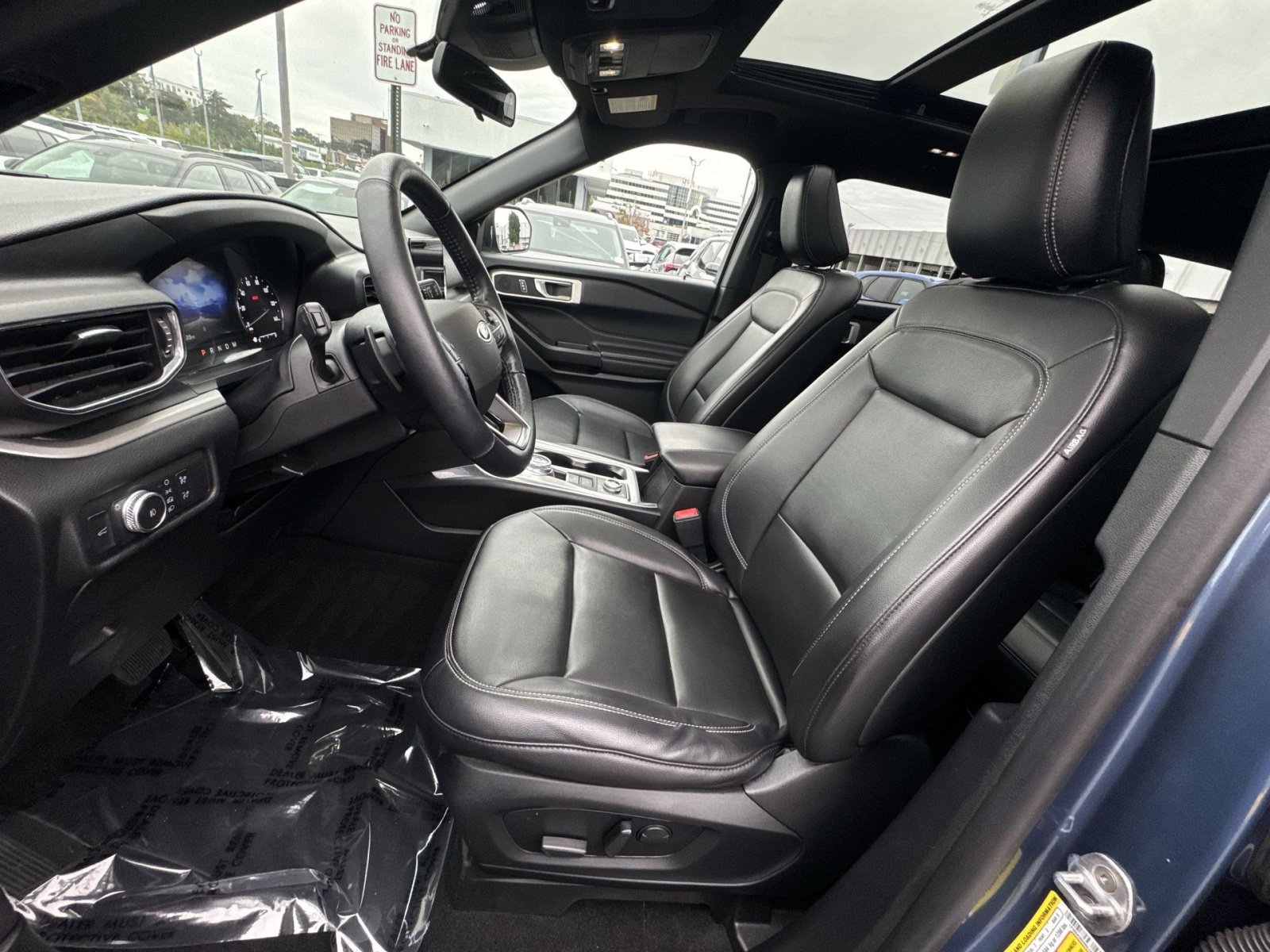 Used 2020 Ford Explorer XLT w/ Equipment Group 202A AWD/4WD image 13