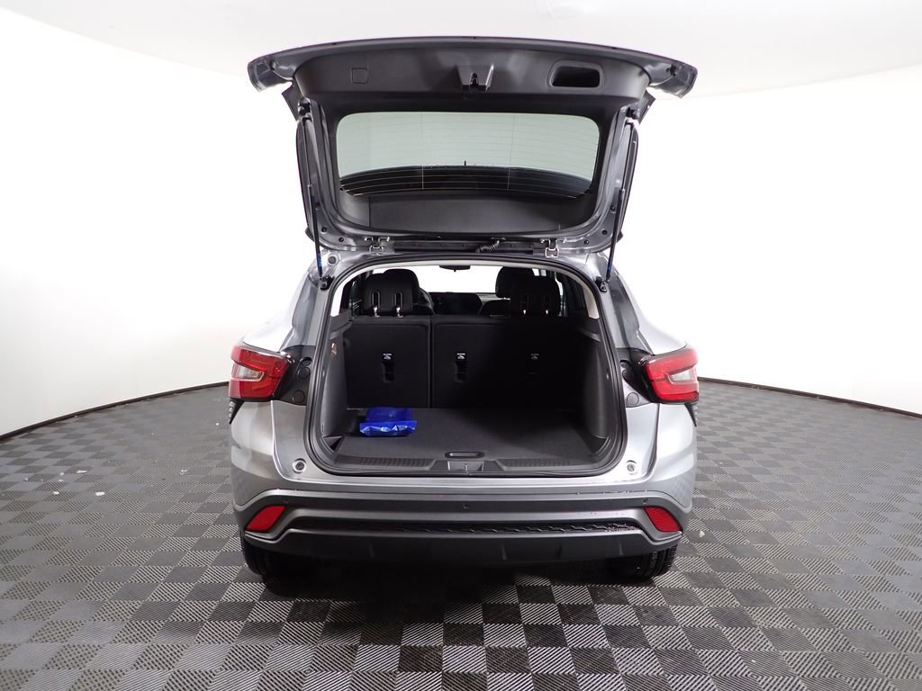 New 2026 Chevrolet Trax LS image 11