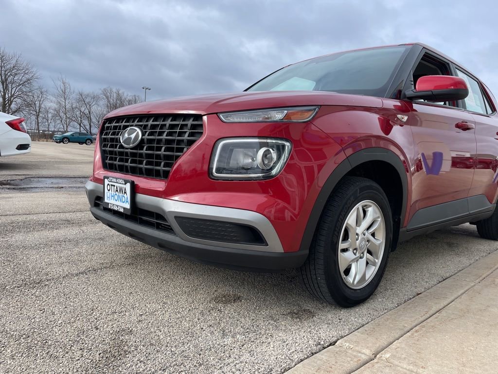 Used 2023 Hyundai Venue SE image 14