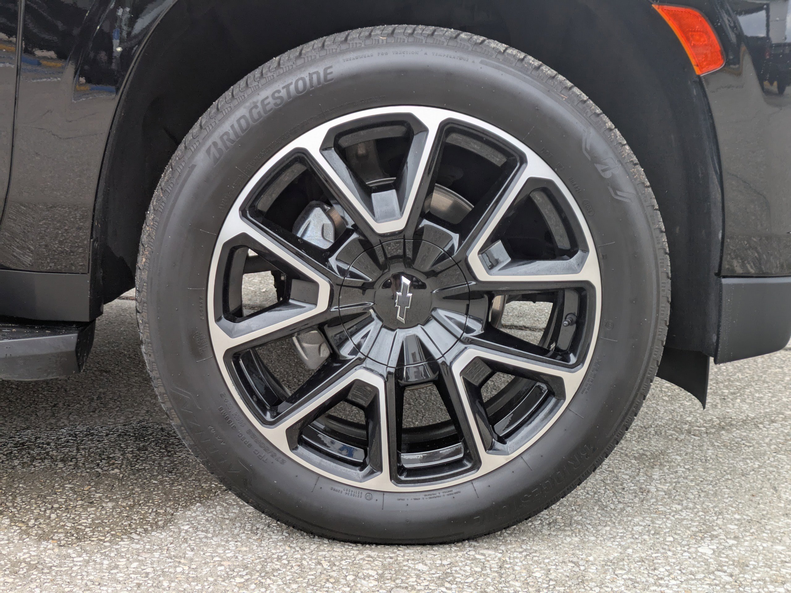 Used 2024 Chevrolet Suburban RST image 11