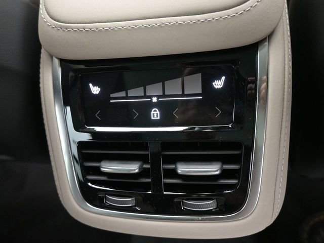 New 2026 Volvo XC90 B6 Plus w/ Protection Package Premier image 35
