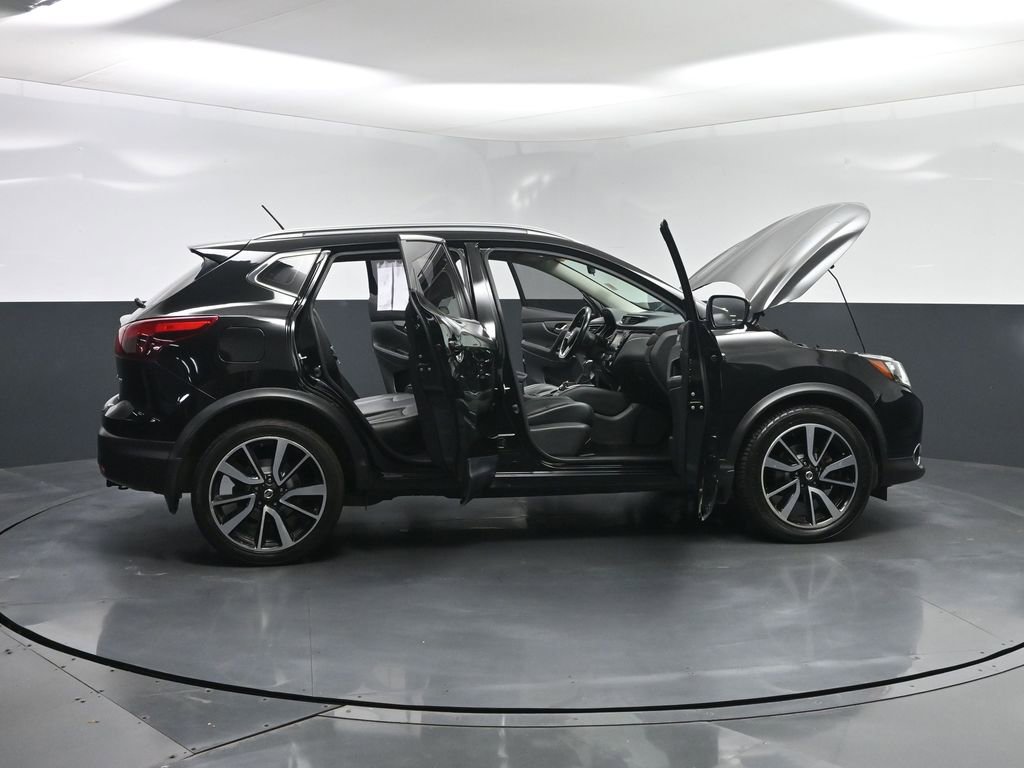 Used 2018 Nissan Rogue Sport SL w/ SL Premium Package image 31