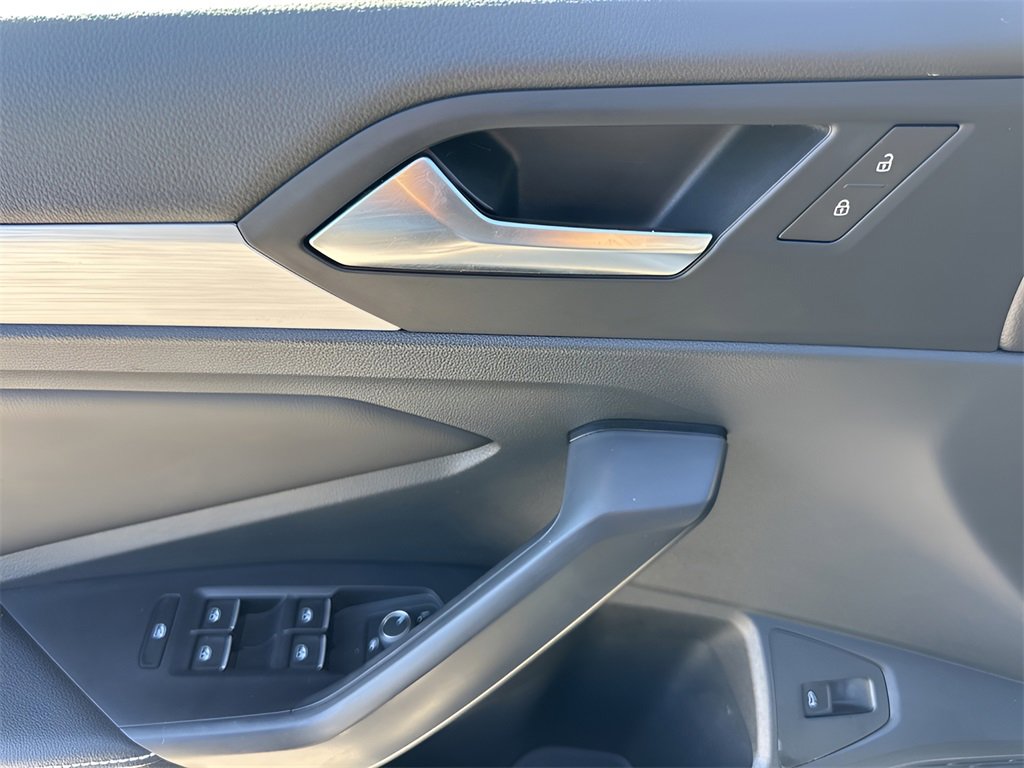 Used 2025 Volkswagen Jetta Sport image 23