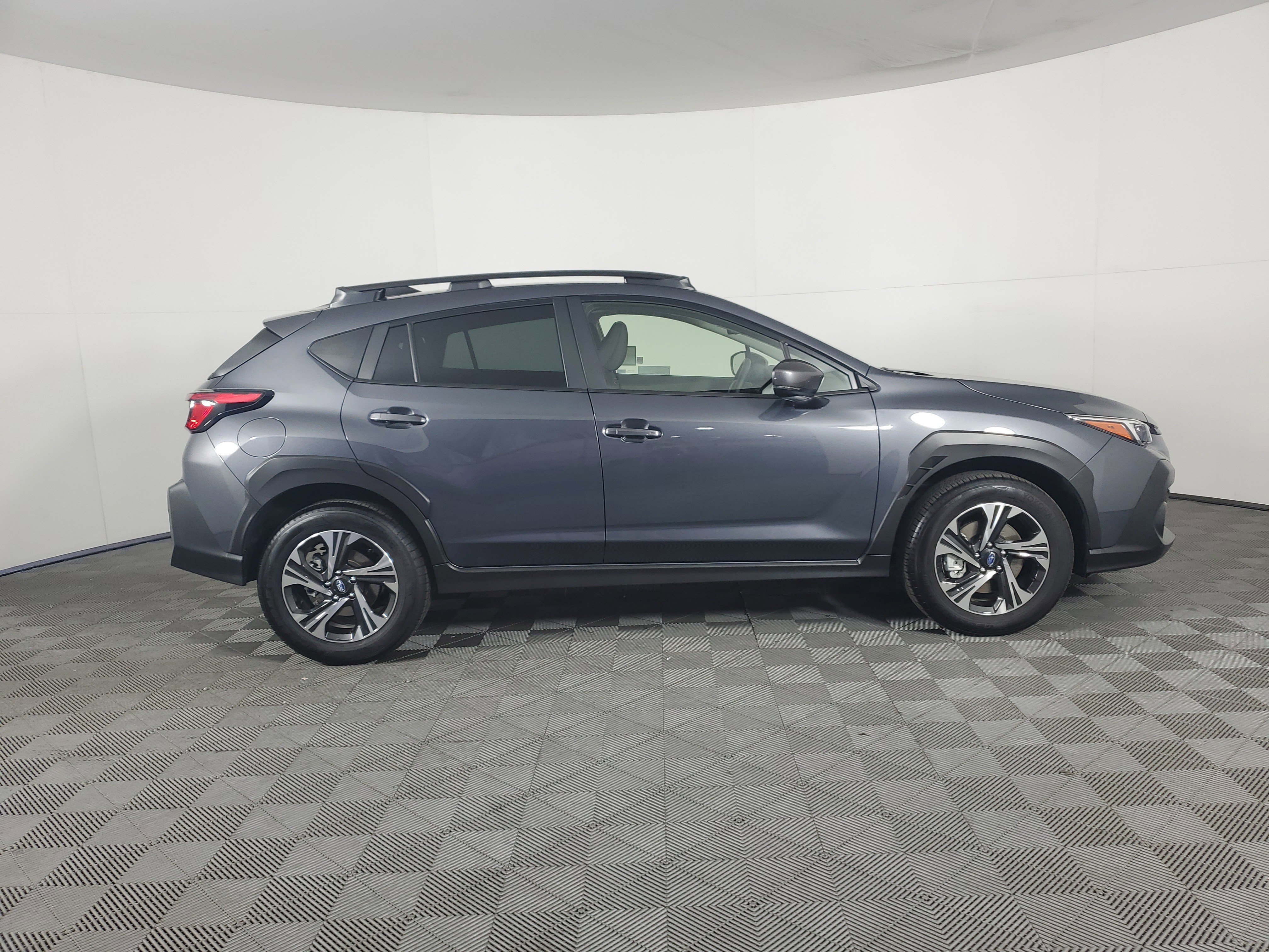 Used 2025 Subaru Crosstrek 2.5i Premium image 3