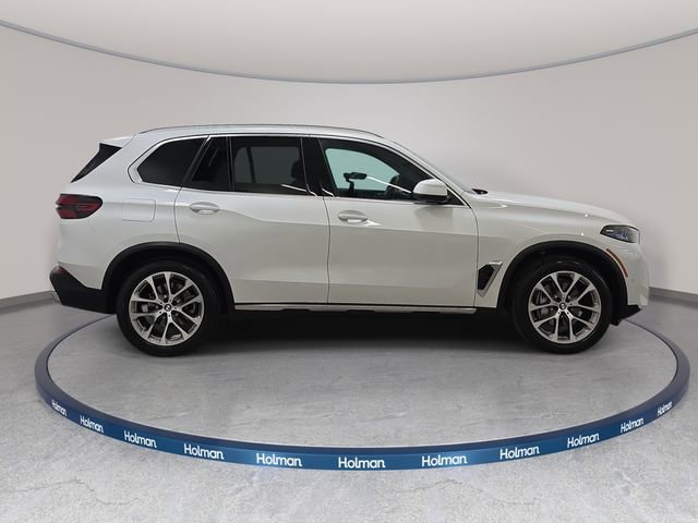 Certified 2024 BMW X5 xDrive40i w/ Premium Package AWD/4WD image 4
