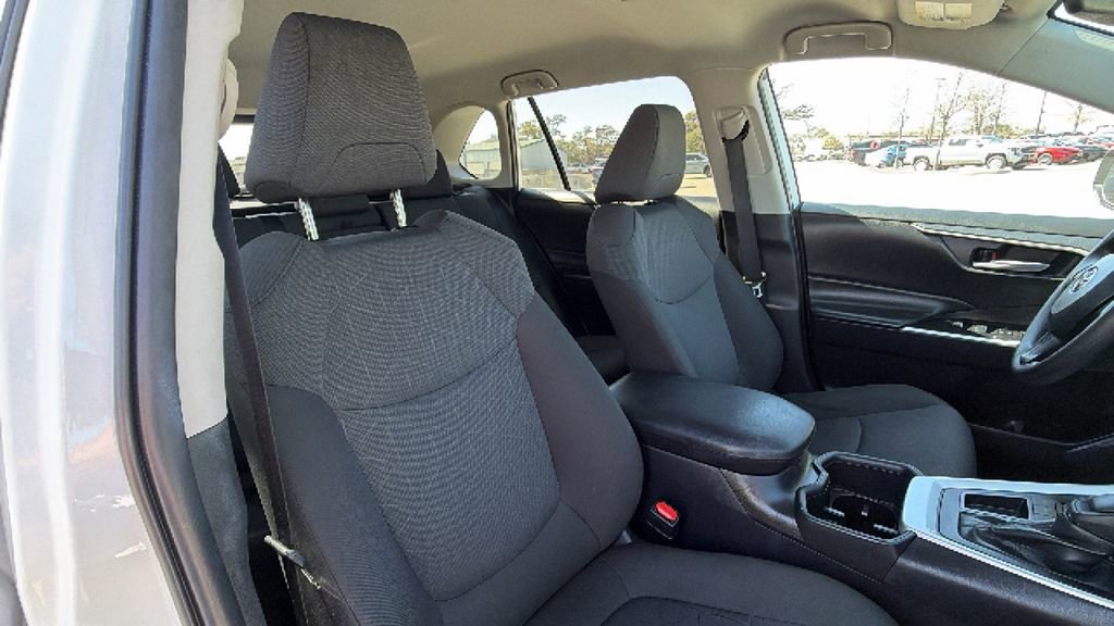 Certified 2025 Toyota RAV4 XLE image 41