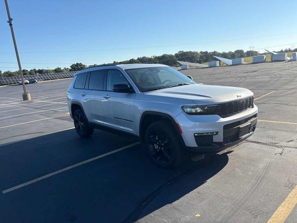 Used 2022 Jeep Grand Cherokee L Limited w/ Luxury Tech Group II AWD/4WD image 8