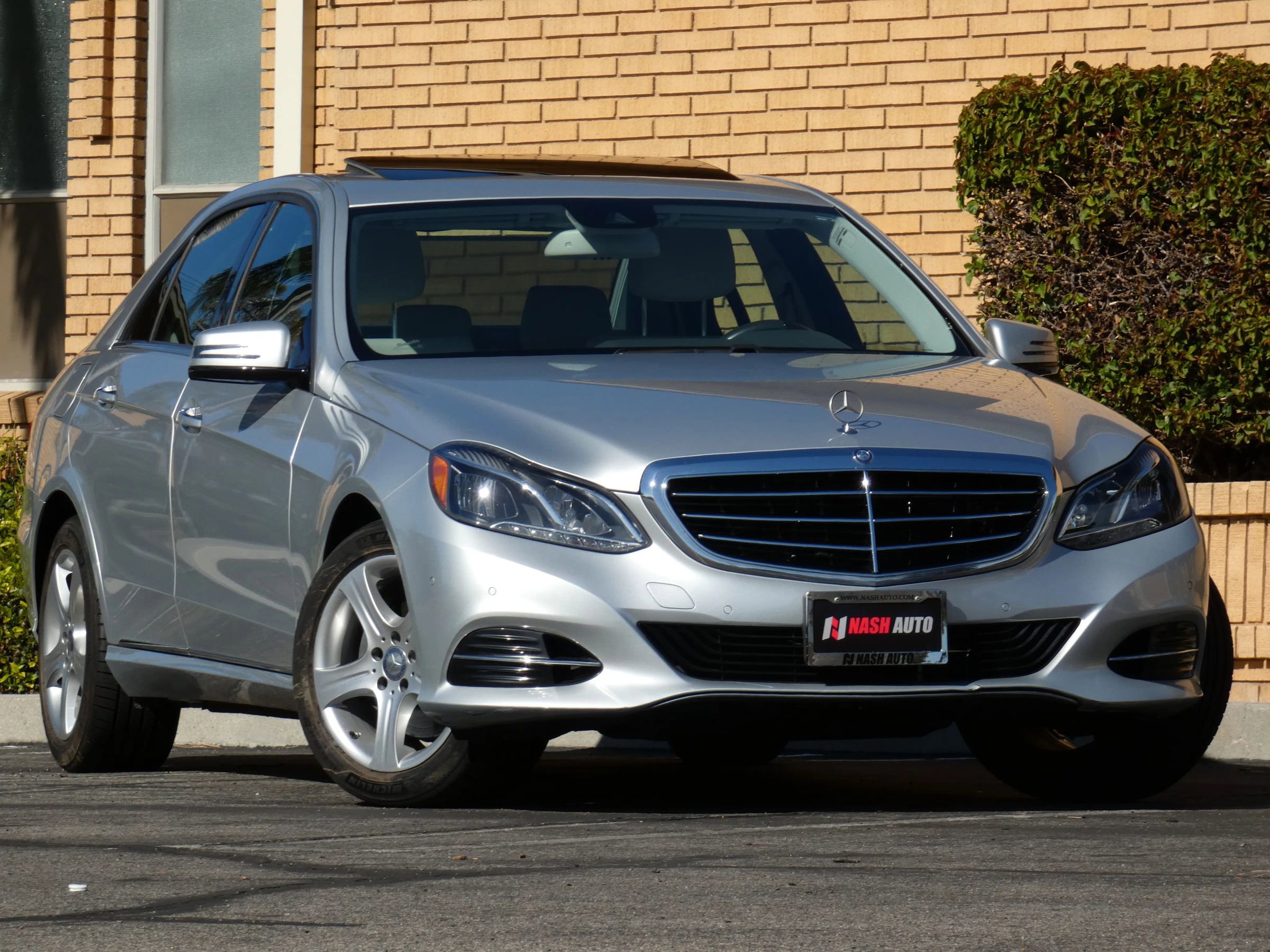 Used 2016 Mercedes-Benz E 350 Sedan w/ Premium Package image 3