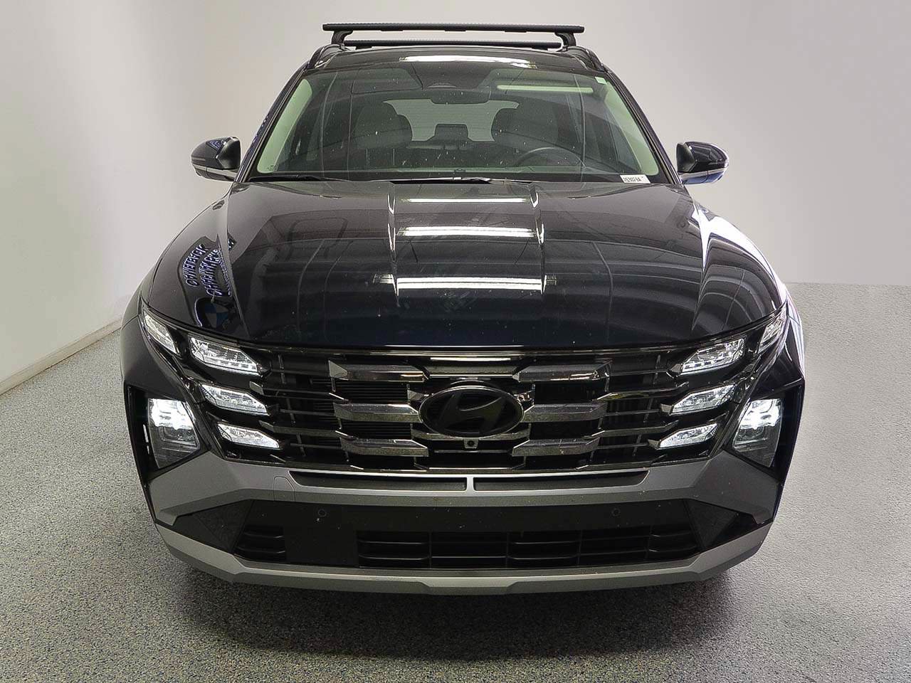 Used 2025 Hyundai Tucson Limited AWD/4WD image 2