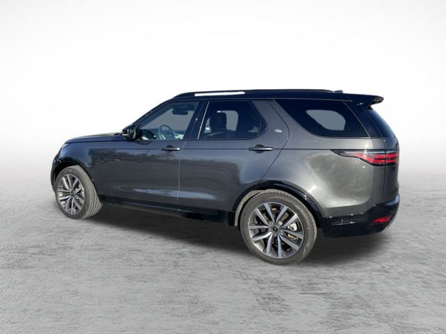 Used 2024 Land Rover Discovery Dynamic SE image 5