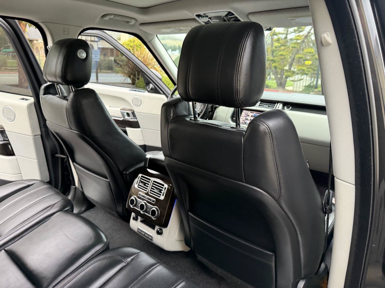 Used 2014 Land Rover Range Rover Supercharged AWD/4WD image 76