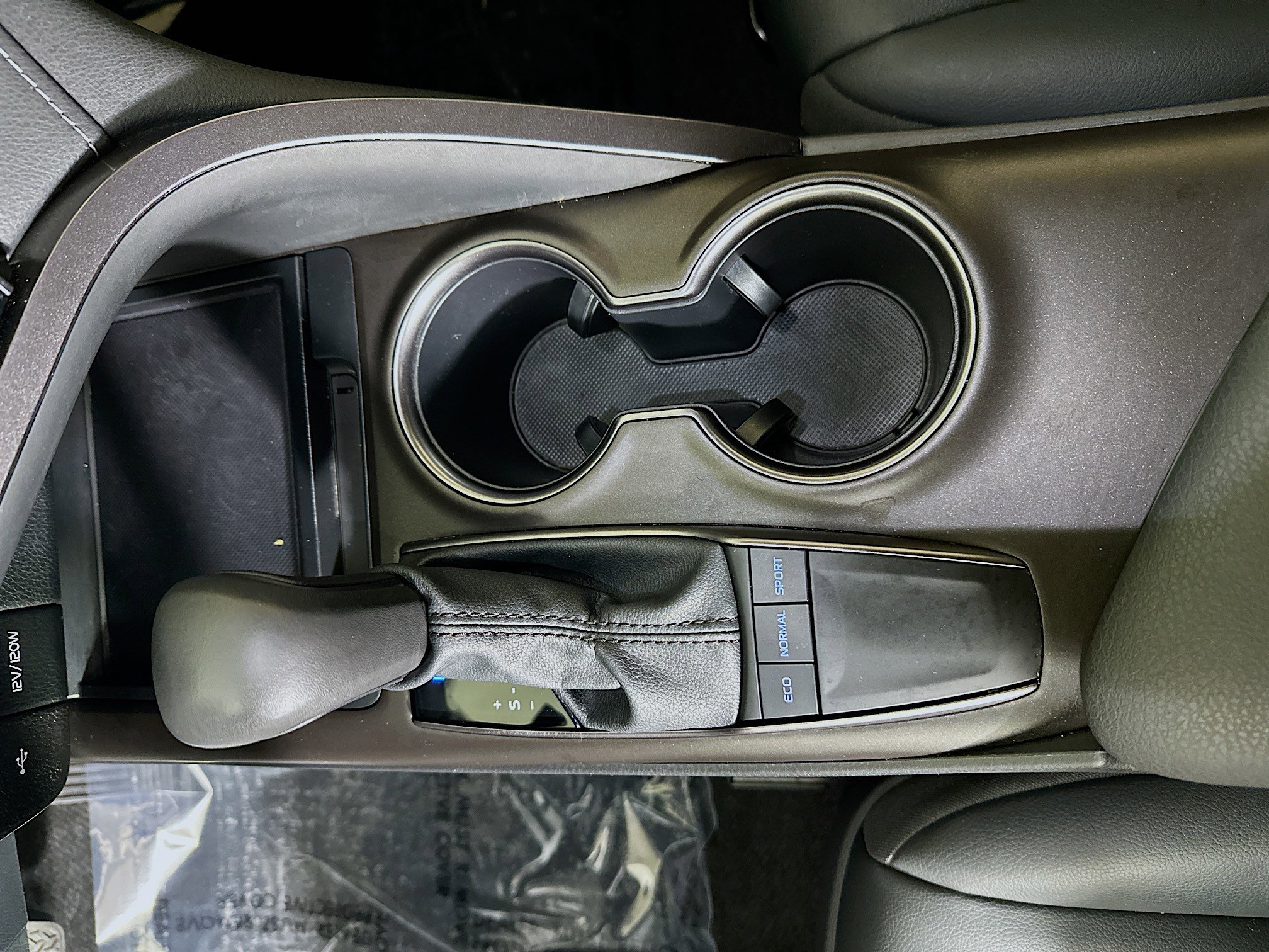 Used 2024 Toyota Camry SE image 21