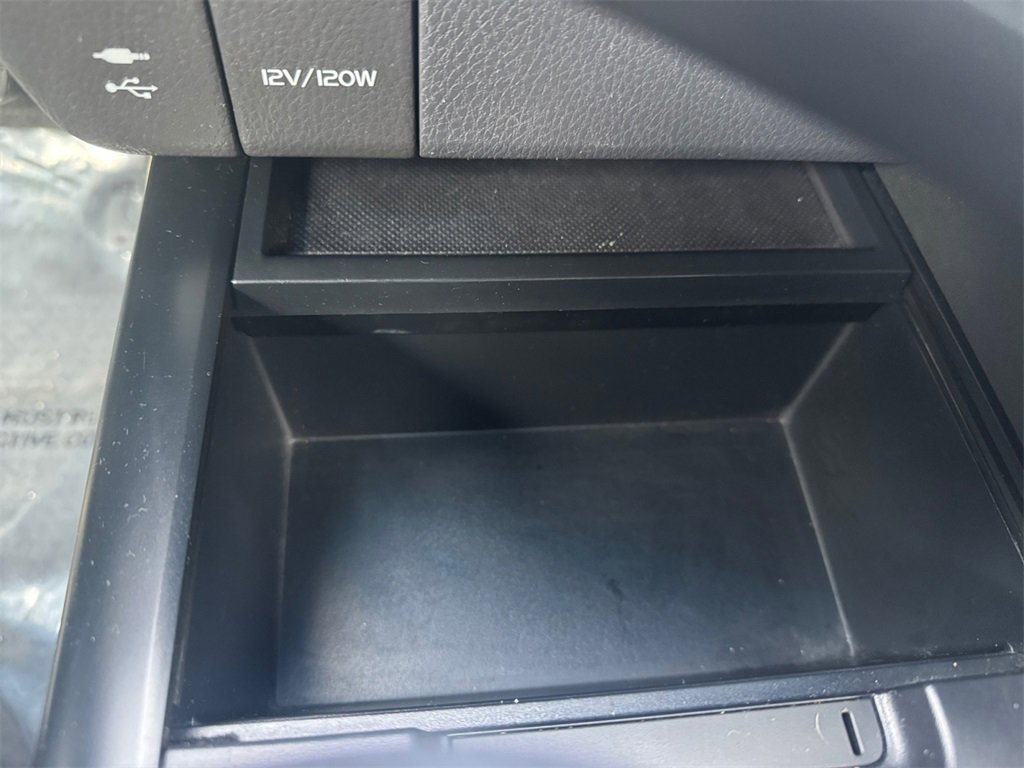 Used 2018 Toyota Camry LE image 30