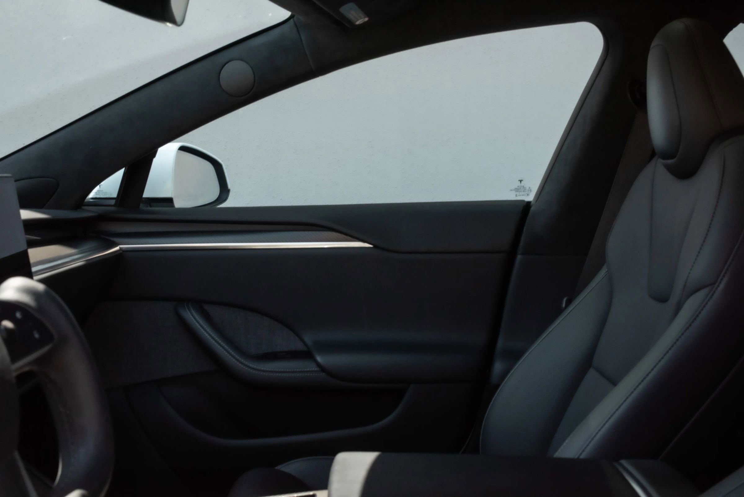 Used 2021 Tesla Model S Plaid image 18