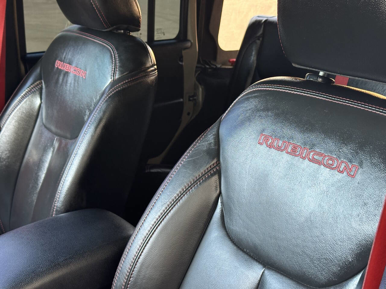 Used 2017 Jeep Wrangler Unlimited Rubicon image 13