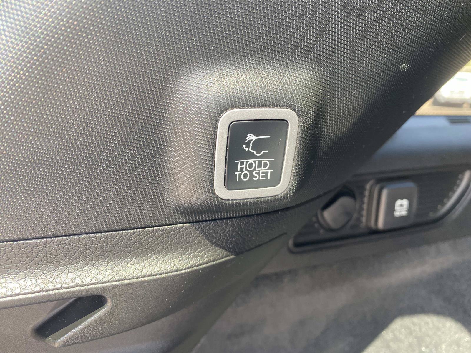 Used 2025 Jeep Grand Cherokee Summit w/ Luxury Tech Group V AWD/4WD image 8