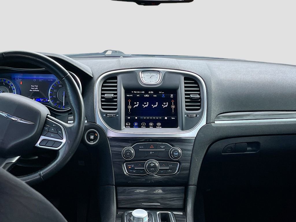 Used 2021 Chrysler 300 Touring w/ Driver Convenience Group RWD image 23