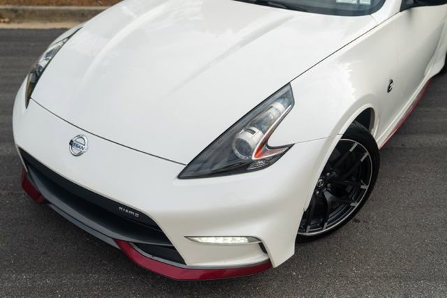Used 2019 Nissan 370Z NISMO image 2