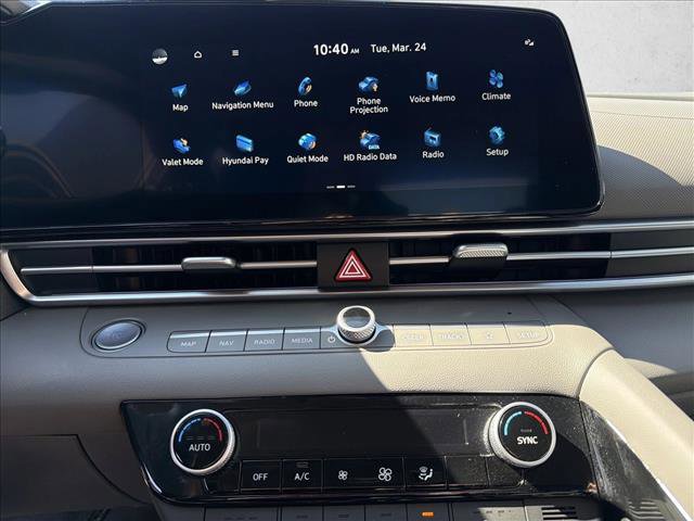 Used 2025 Hyundai Elantra SEL image 18