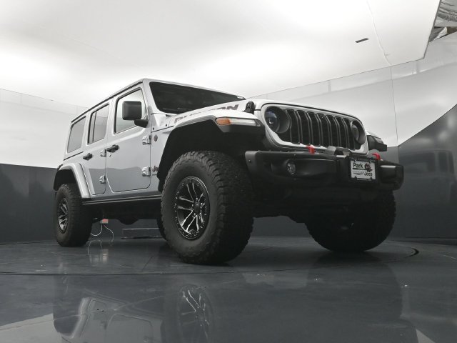 Used 2024 Jeep Wrangler Unlimited Rubicon AWD/4WD image 22