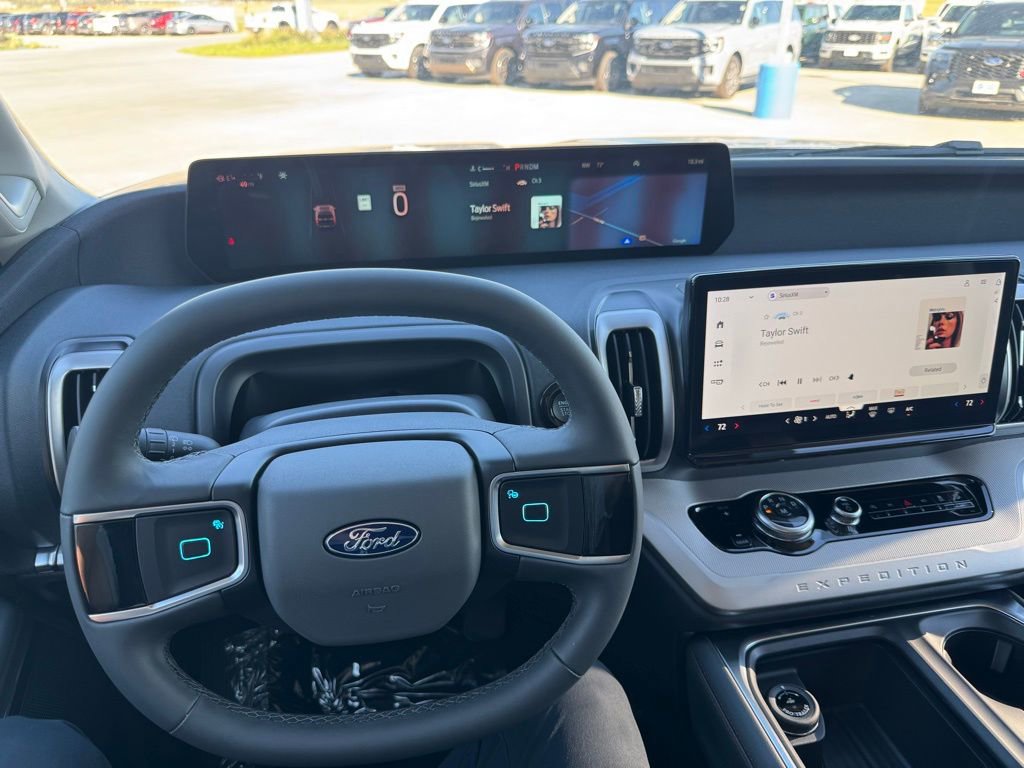 New 2025 Ford Expedition Active image 27